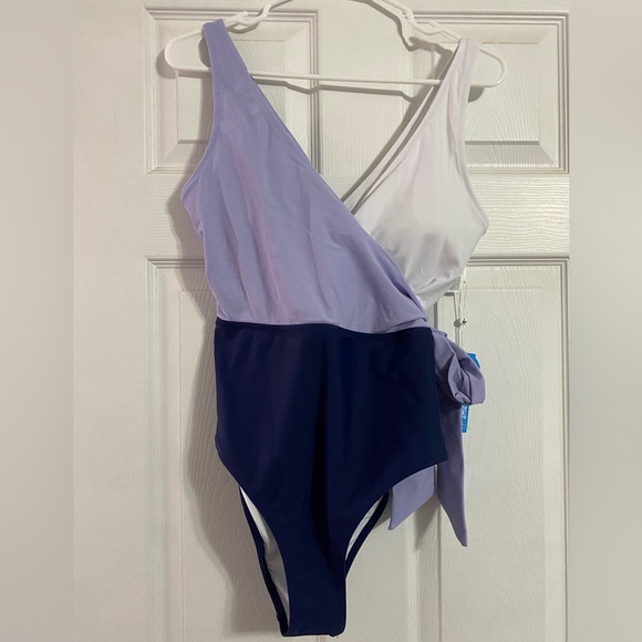 Cupshe Purple Colorblock One Piece Swimsuit - Picture 4 of 9
